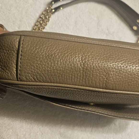Michael Kors Fulton Pebbled Leather Taupe Shoulder Gold Chain Convertible Bag - Picture 7 of 7